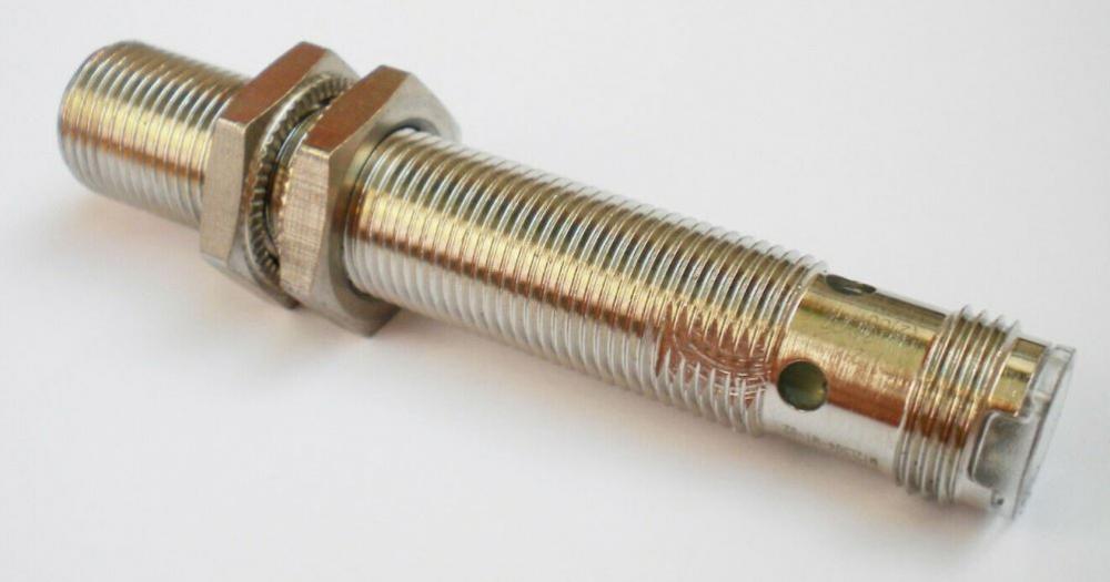 E2A-M12LS04-M1-B2